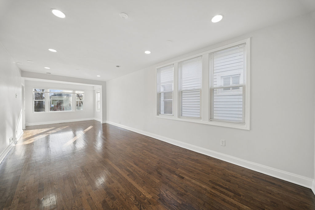9328 South Paxton Avenue Chicago IL 60617