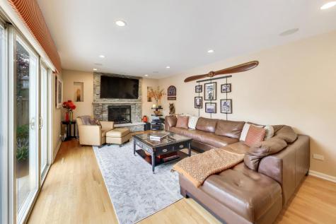 3956 Rutgers Lane Northbrook IL 60062