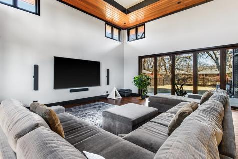 6505 North Knox Avenue Lincolnwood IL 60645