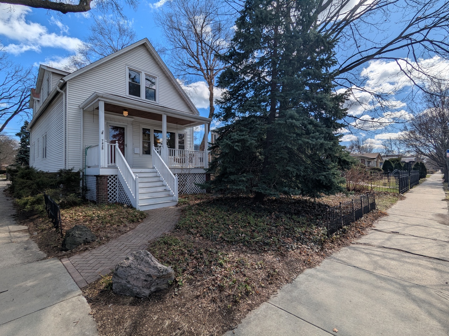 7425 North California Avenue Chicago IL 60645