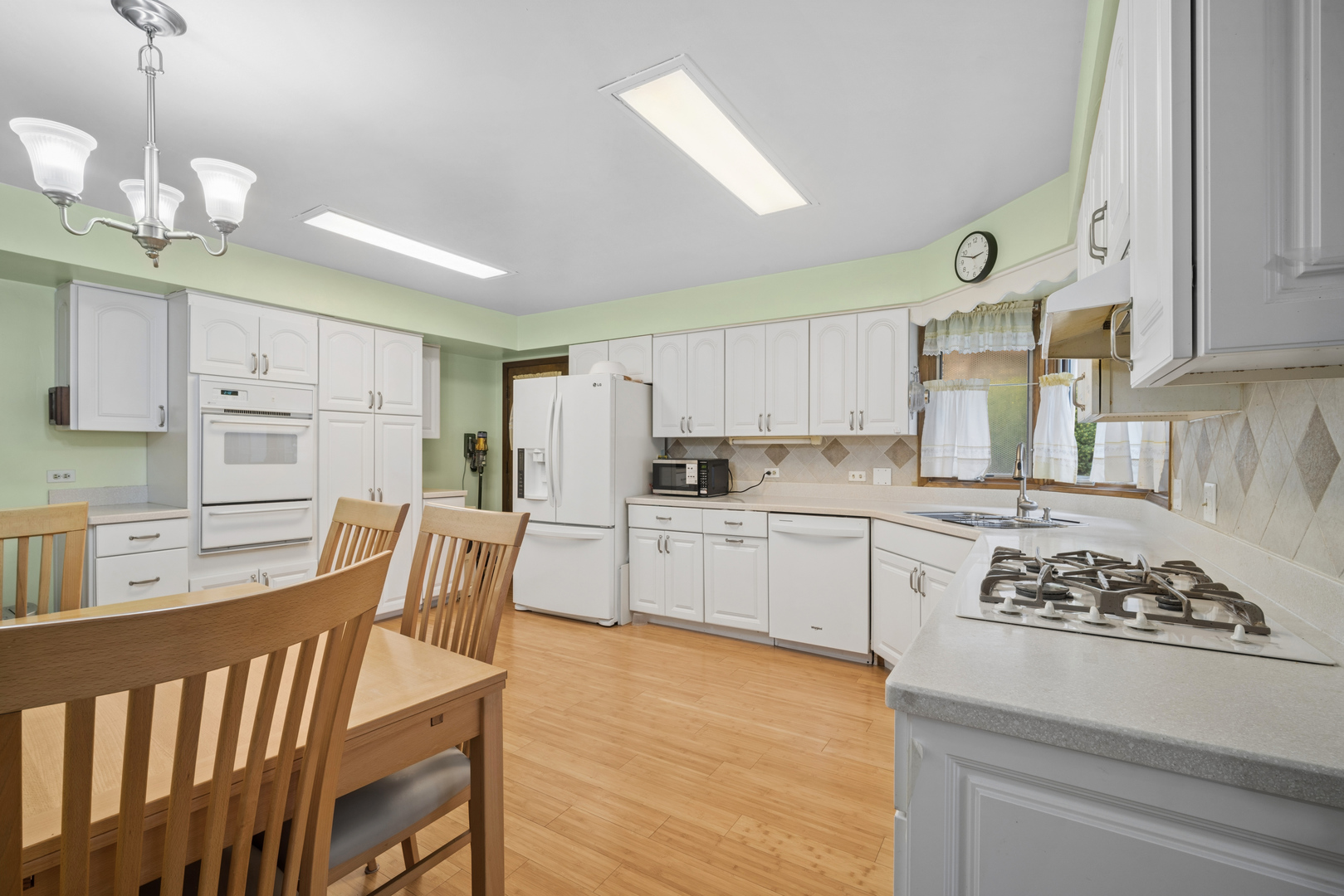 484 Springhill Drive Roselle IL 60172