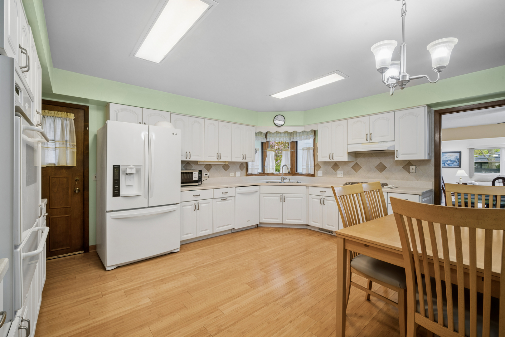 484 Springhill Drive Roselle IL 60172