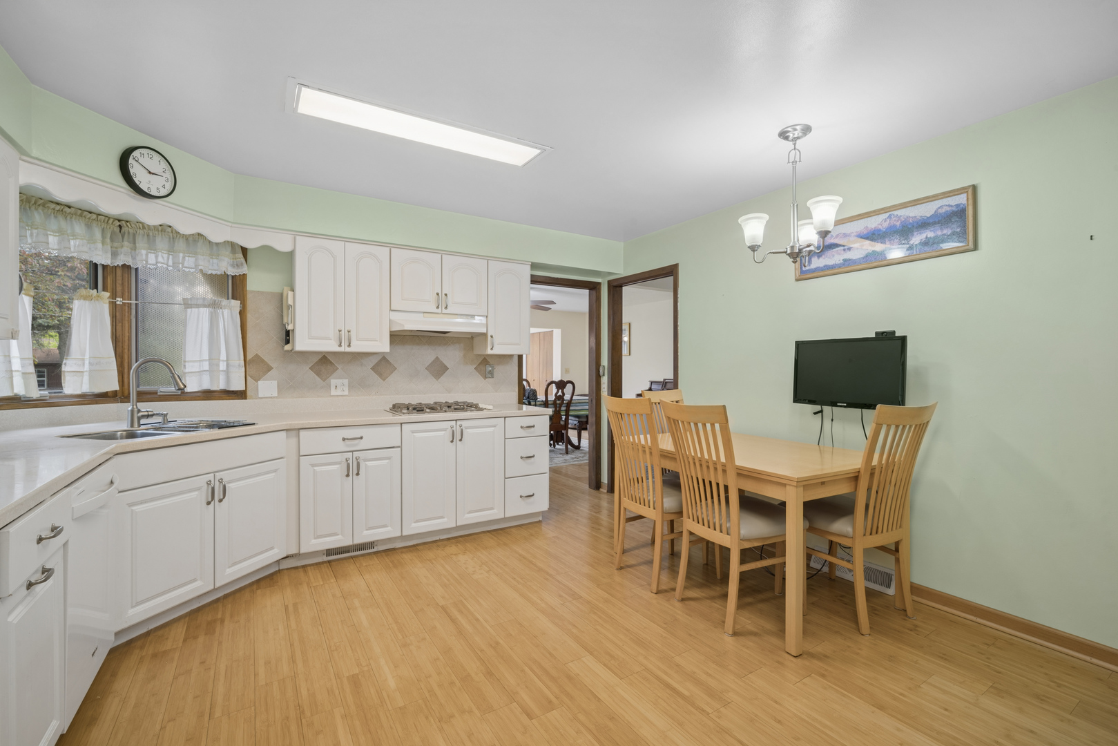 484 Springhill Drive Roselle IL 60172