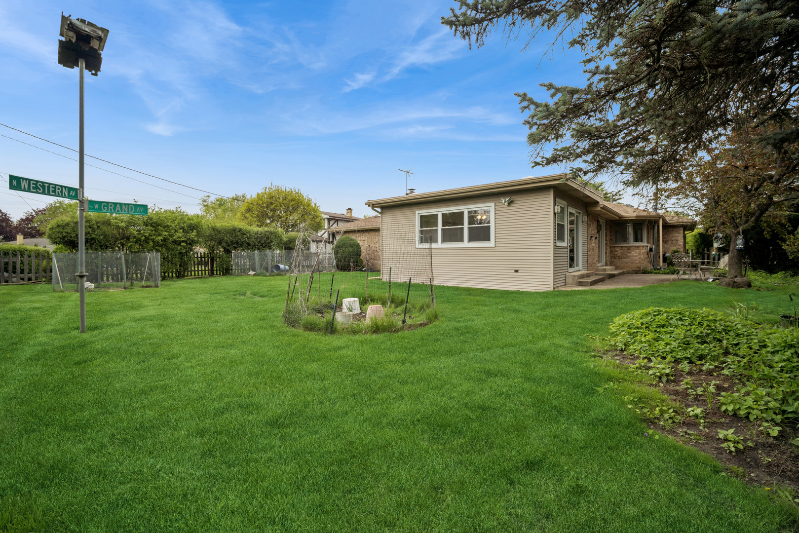 484 Springhill Drive Roselle IL 60172