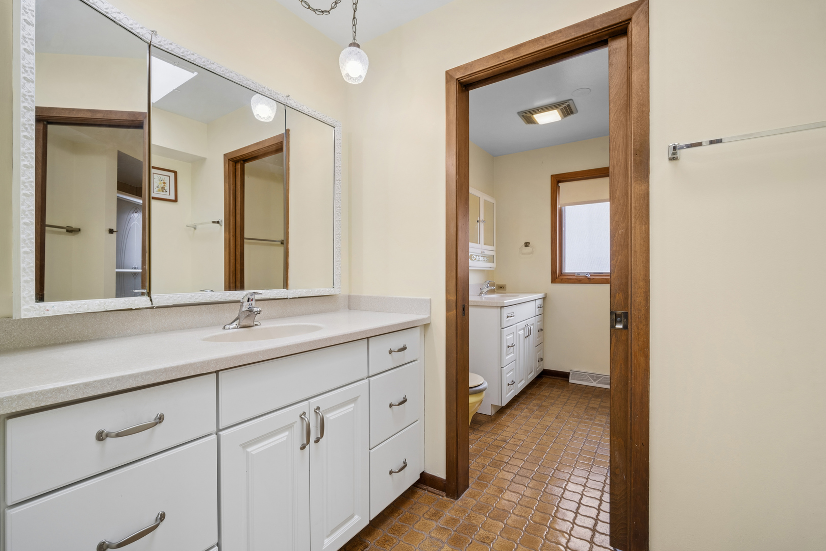484 Springhill Drive Roselle IL 60172