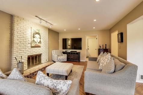 11515 Burr Oak Lane Burr Ridge IL 60527