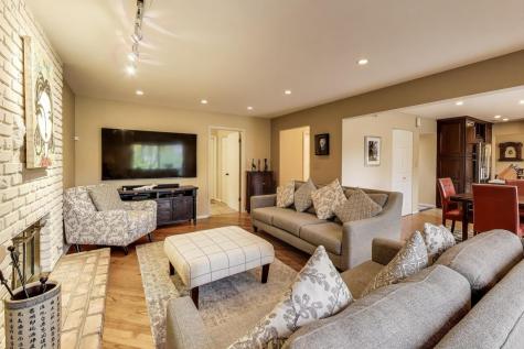 11515 Burr Oak Lane Burr Ridge IL 60527