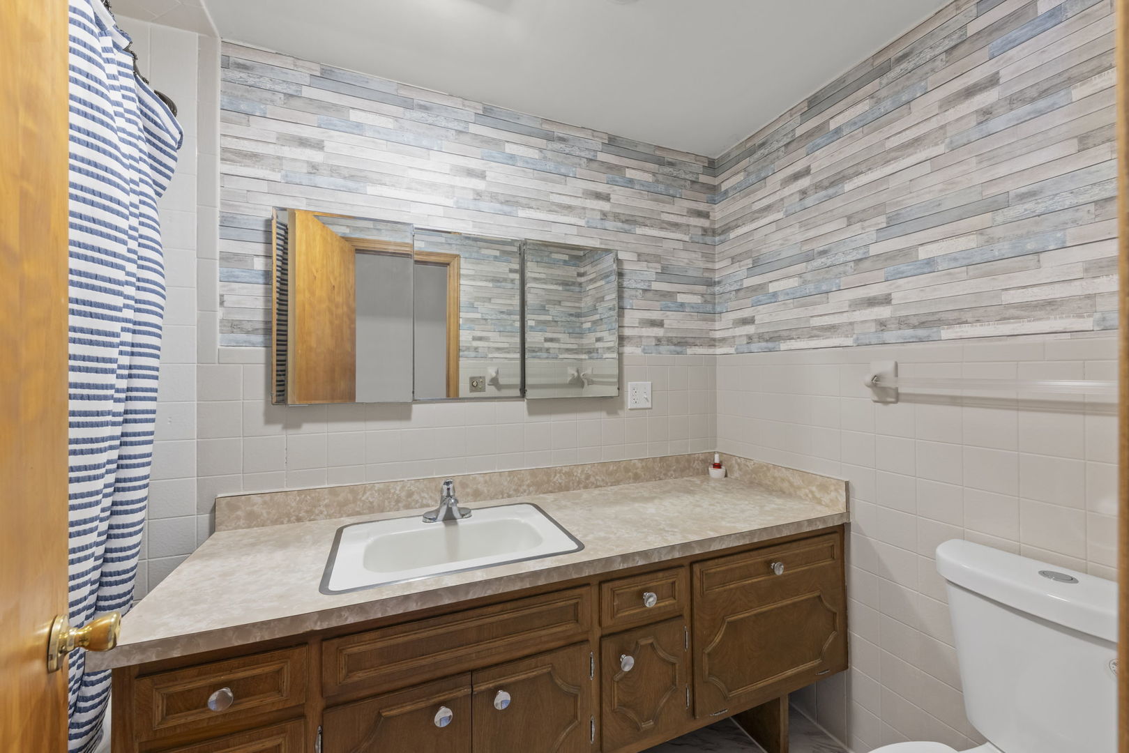 175 South Harrison Avenue Aurora IL 60506