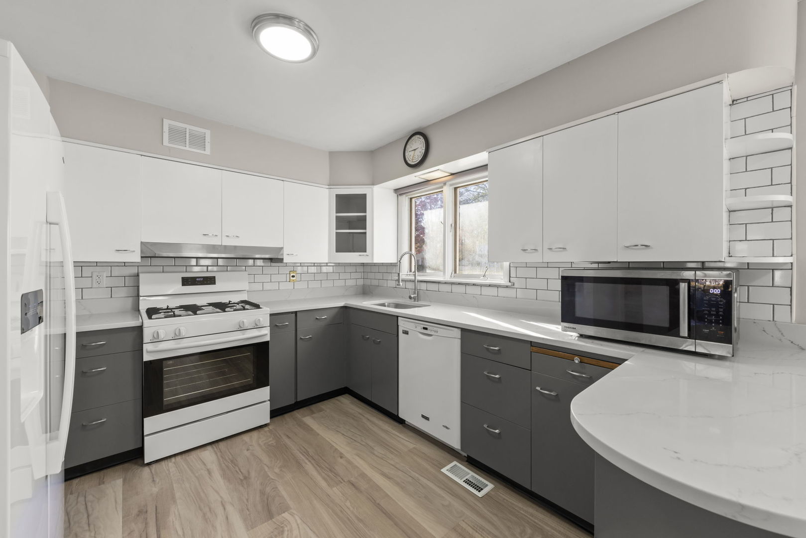 175 South Harrison Avenue Aurora IL 60506