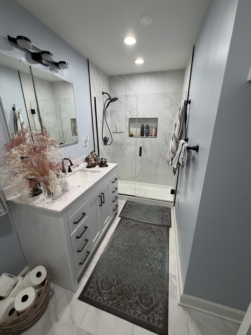6250 North Kedvale Avenue Chicago IL 60646