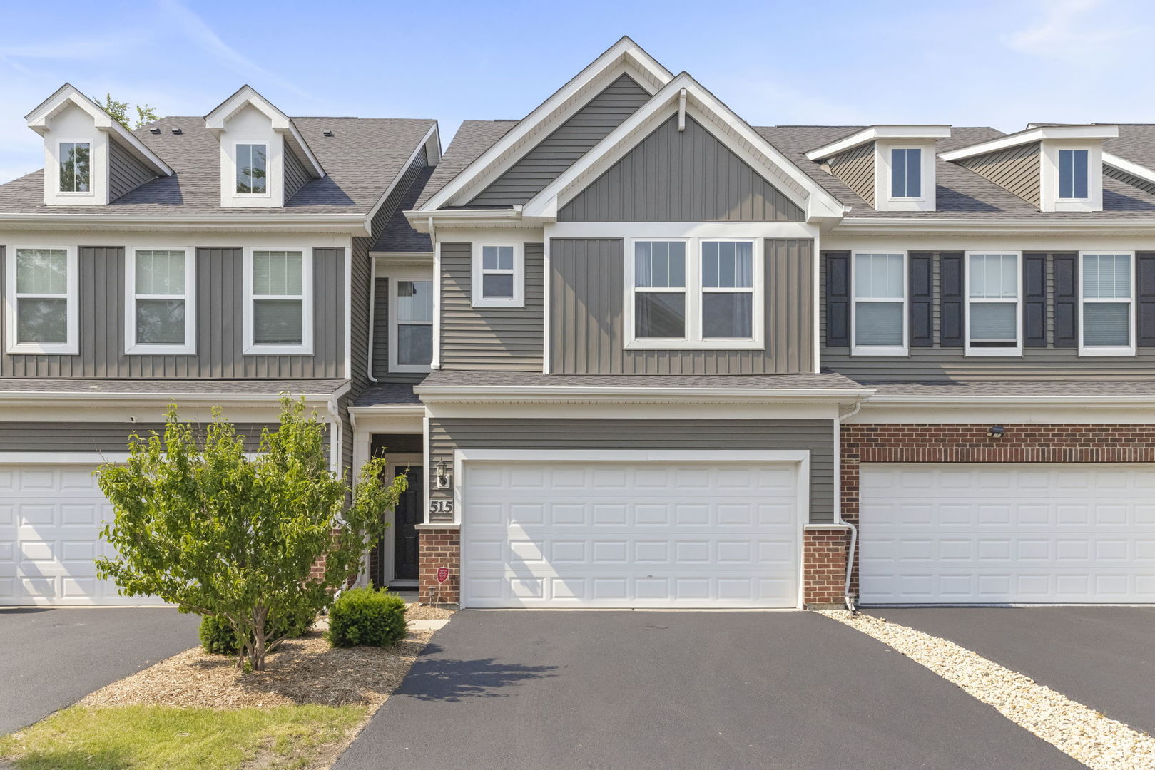 515 Watercress Drive Aurora IL 60504