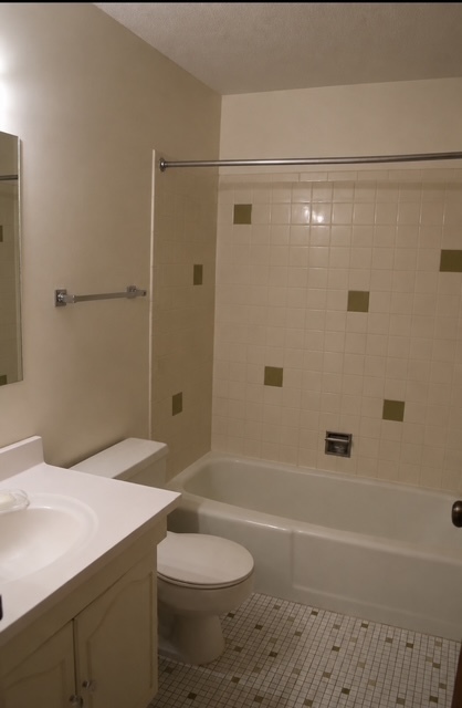 2222 South Stewart Avenue Lombard IL 60148