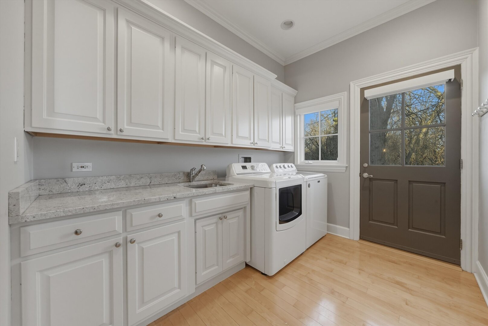 11361 West Plainfield Road Indian Head Park IL 60525