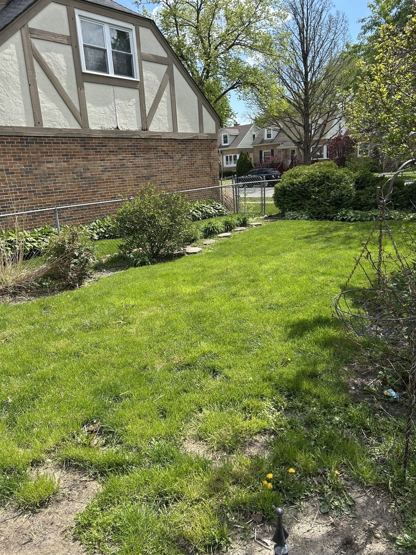 9333 Jackson Avenue Brookfield IL 60513