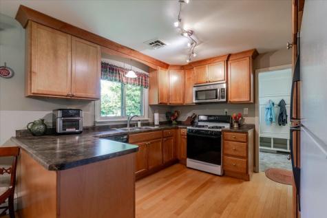 607 North Mill Street Leroy IL 61752