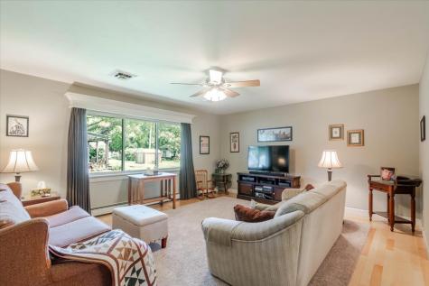 607 North Mill Street Leroy IL 61752