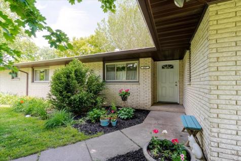 607 North Mill Street Leroy IL 61752