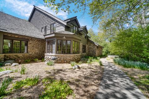 27250 North Meadowoods Lane Mettawa IL 60048