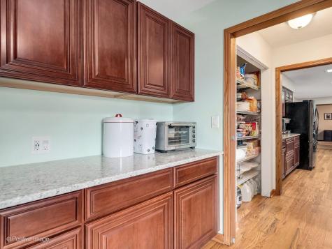 612 Stuart Drive Carol Stream IL 60188