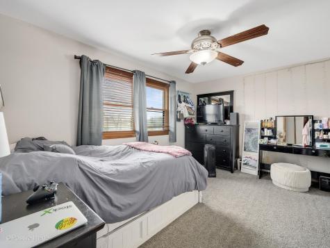 612 Stuart Drive Carol Stream IL 60188
