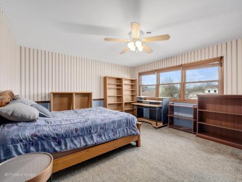 612 Stuart Drive Carol Stream IL 60188