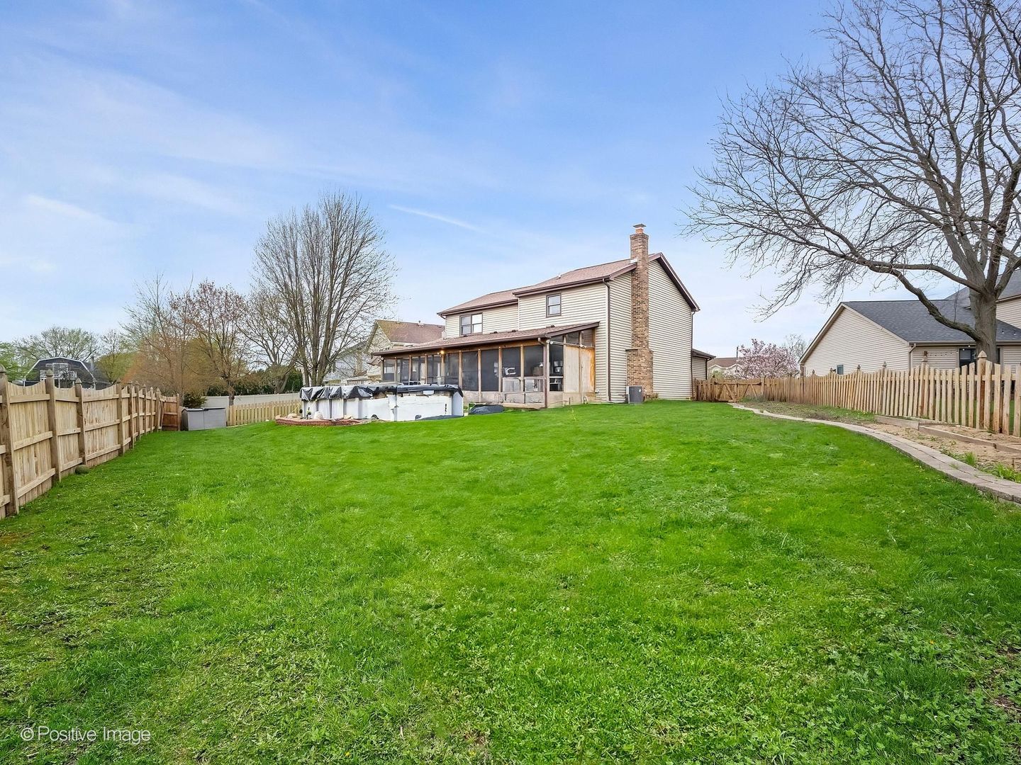 612 Stuart Drive Carol Stream IL 60188