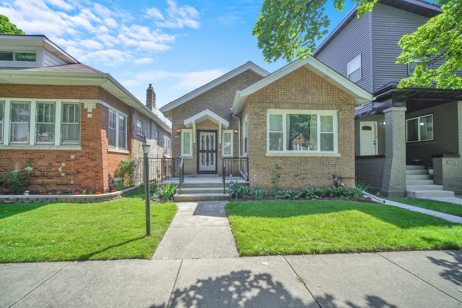 7707 South Ridgeland Avenue Chicago IL 60649