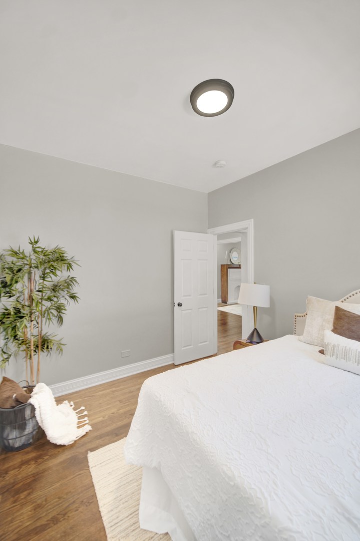 7707 South Ridgeland Avenue Chicago IL 60649