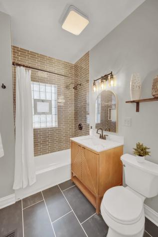 7707 South Ridgeland Avenue Chicago IL 60649