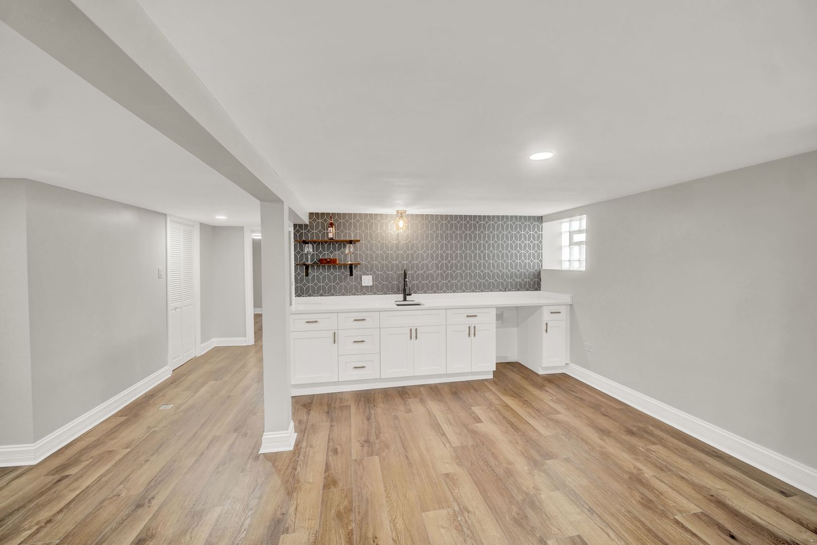 7707 South Ridgeland Avenue Chicago IL 60649
