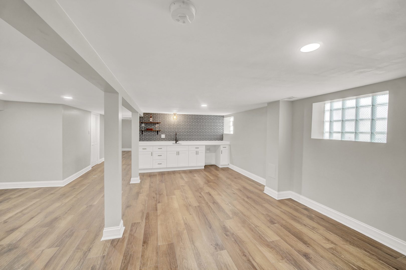 7707 South Ridgeland Avenue Chicago IL 60649