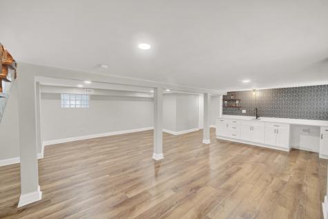 7707 South Ridgeland Avenue Chicago IL 60649
