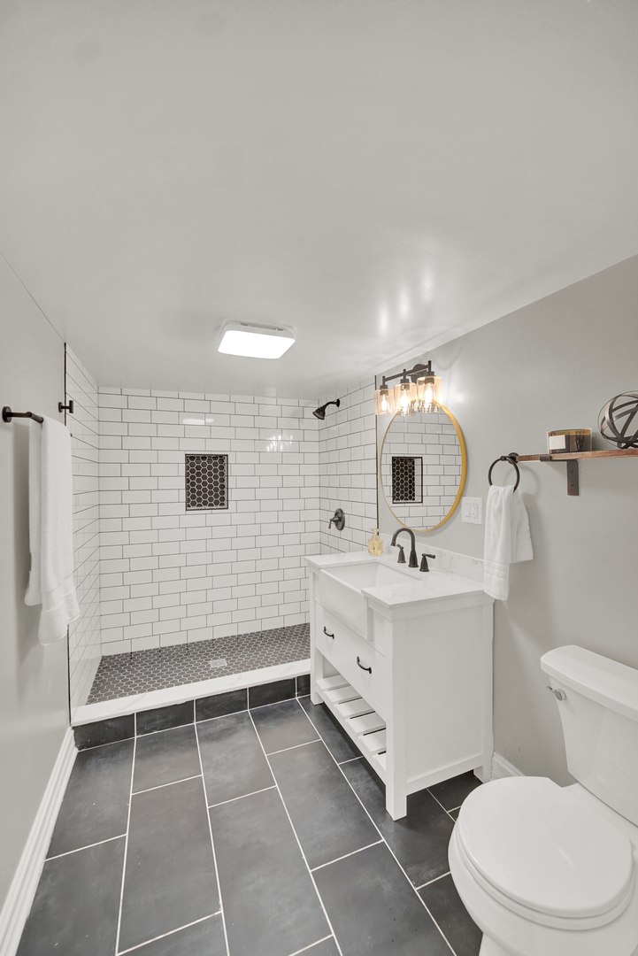 7707 South Ridgeland Avenue Chicago IL 60649