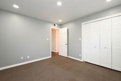 127 South Hawthorne Boulevard Mundelein IL 60060