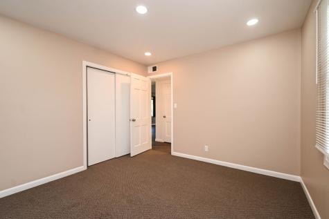 127 South Hawthorne Boulevard Mundelein IL 60060