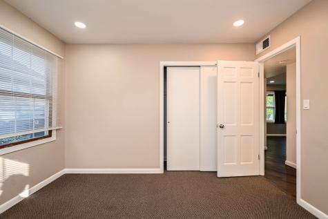 127 South Hawthorne Boulevard Mundelein IL 60060