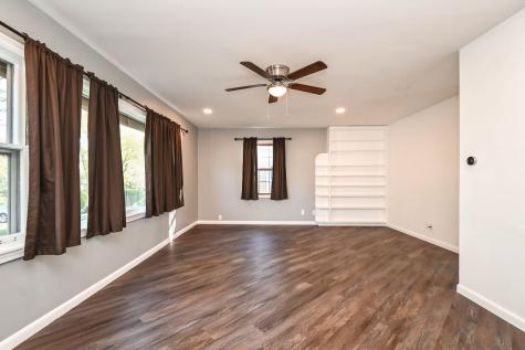 127 South Hawthorne Boulevard Mundelein IL 60060