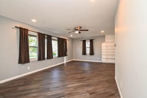 127 South Hawthorne Boulevard Mundelein IL 60060