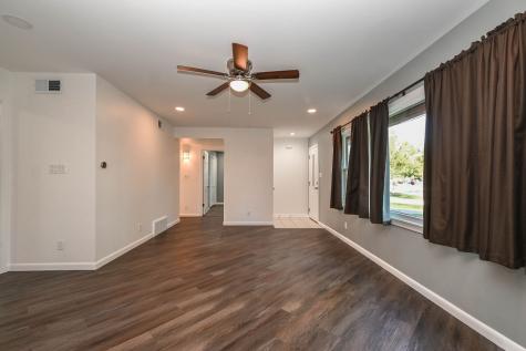 127 South Hawthorne Boulevard Mundelein IL 60060