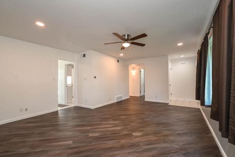 127 South Hawthorne Boulevard Mundelein IL 60060