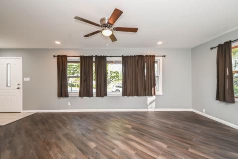127 South Hawthorne Boulevard Mundelein IL 60060