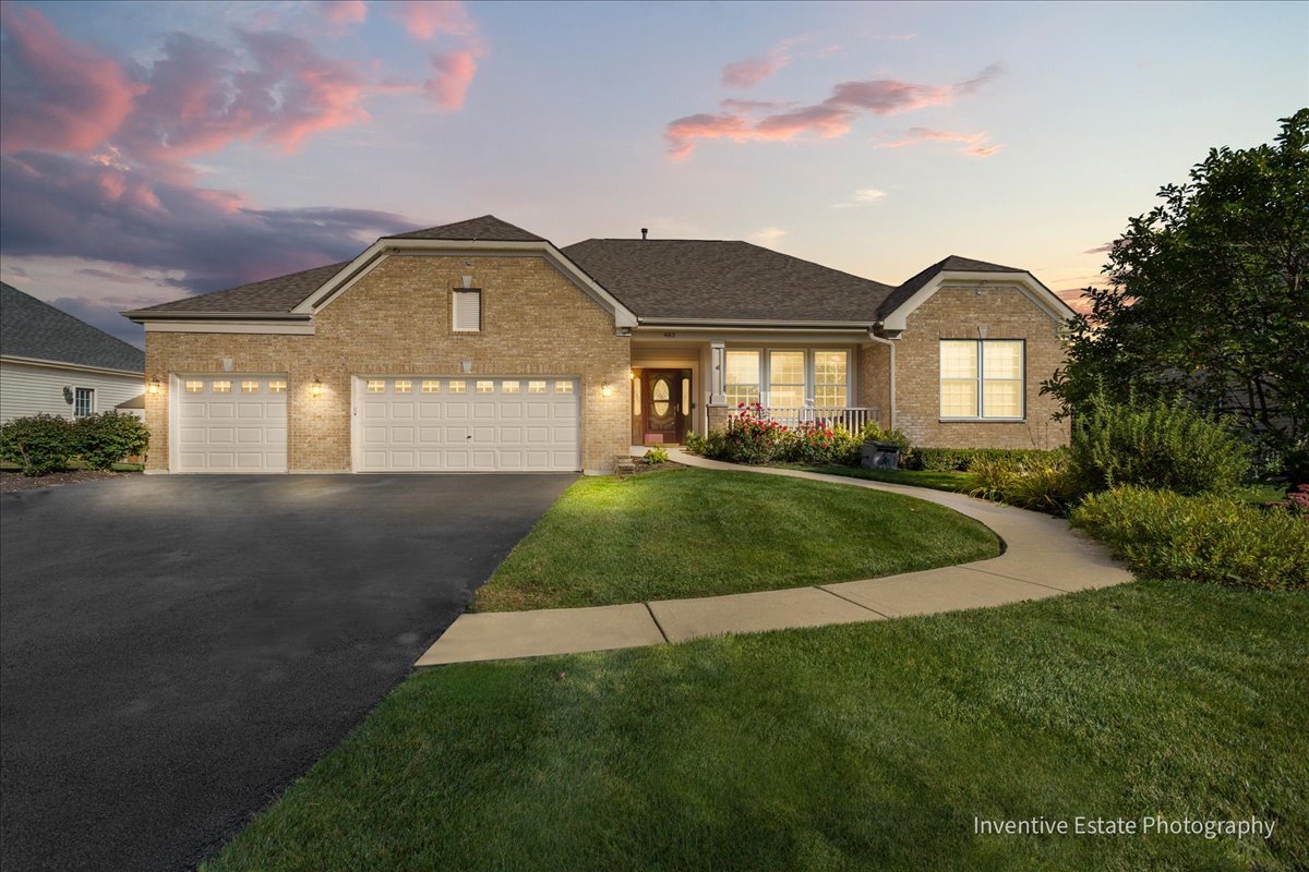 483 Glover Drive North Aurora IL 60542