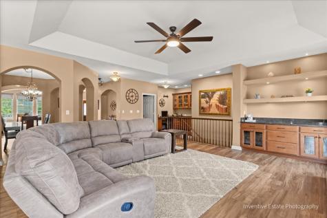 483 Glover Drive North Aurora IL 60542