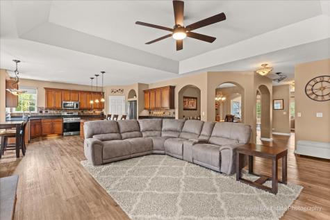 483 Glover Drive North Aurora IL 60542