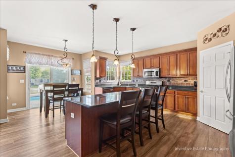 483 Glover Drive North Aurora IL 60542