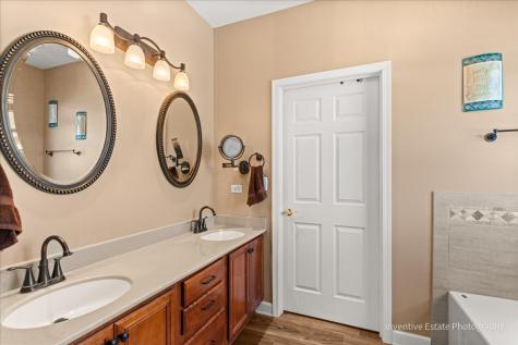 483 Glover Drive North Aurora IL 60542