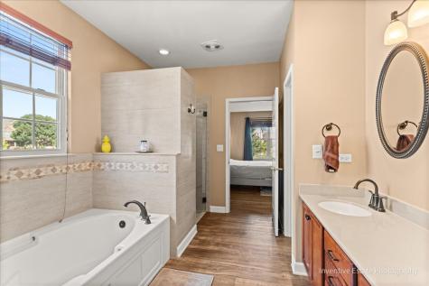 483 Glover Drive North Aurora IL 60542
