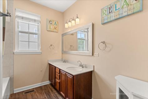 483 Glover Drive North Aurora IL 60542