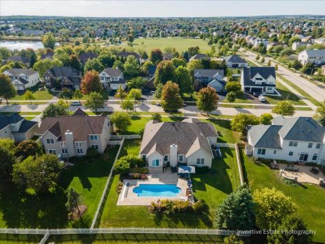 483 Glover Drive North Aurora IL 60542