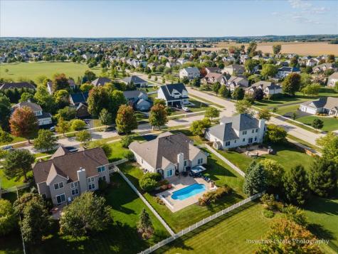 483 Glover Drive North Aurora IL 60542